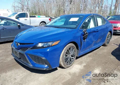 2023 Toyota Camry Se z USA, uszkodzony, nr VIN 4T1T11AK2PU155681